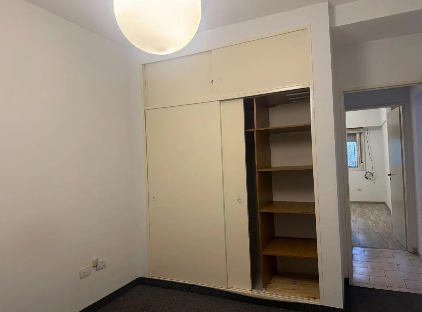 Departamento de 3 ambientes c/cochera en Flores 8