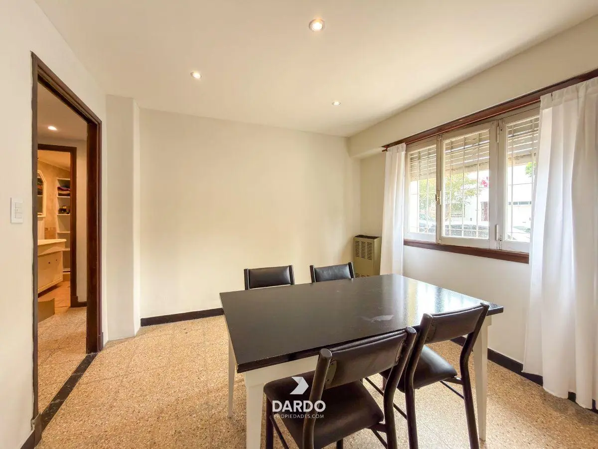 Departamento 3 ambientes externo con patio en venta en La Perla 3