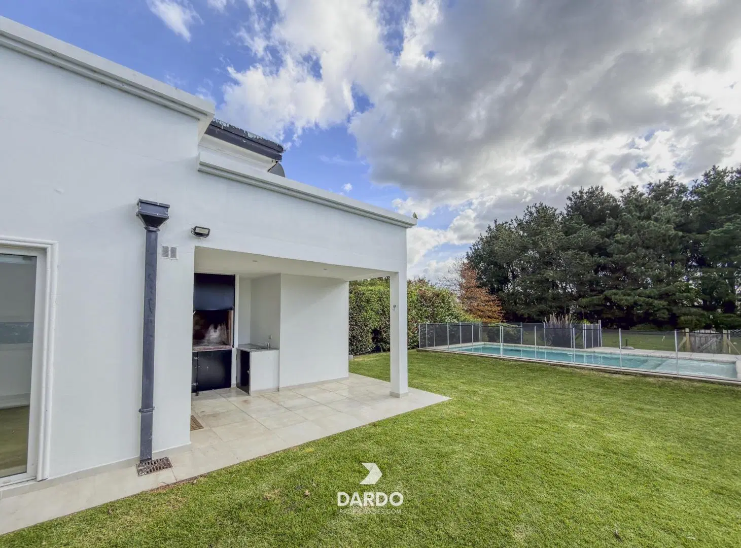 Alquiler en Rumencó - Casa de 5 ambientes con parque y piscina 5