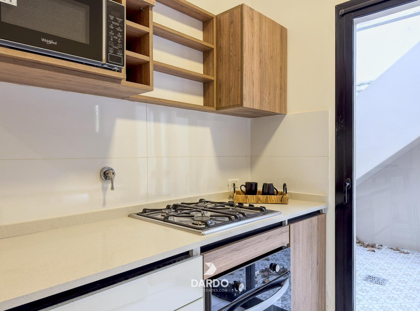 Foto de Chalet en PH 4 ambientes reciclado con garage en La Perla, imagen 4