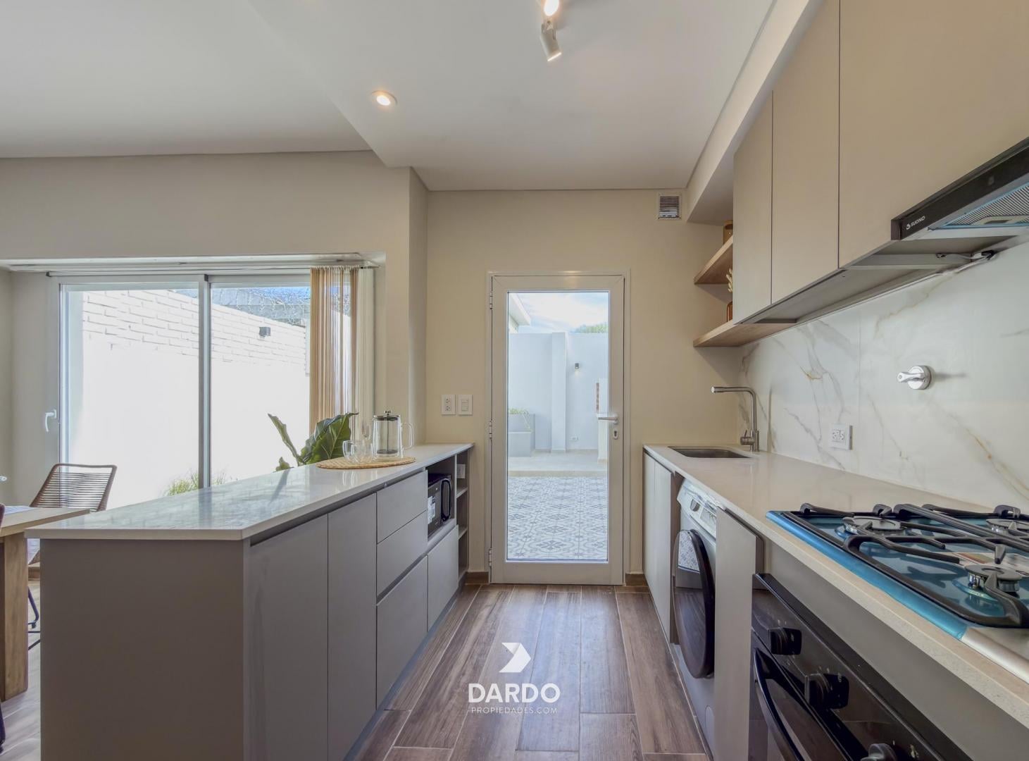 Foto de Dúplex 4 ambientes en venta con cochera en Parque Luro, imagen 2