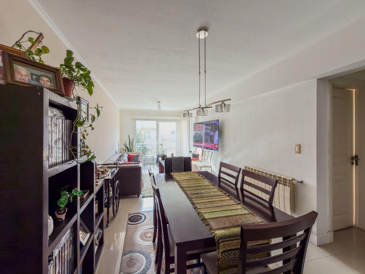 Foto de Departamento 2 ambientes con cochera en venta en La Perla, imagen 2