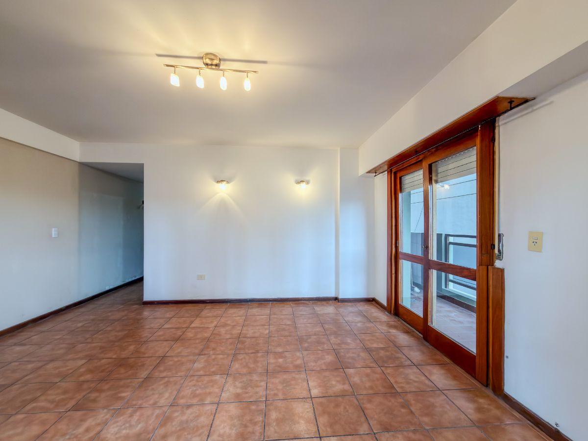 Foto de Departamento 2 ambientes con doble balcón en venta en La Perla / Centro, imagen 5