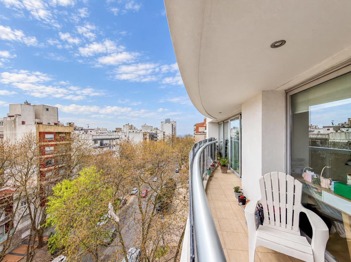 Foto de Departamento 4 ambientes con cochera doble en venta en La Perla - Torre, imagen 3