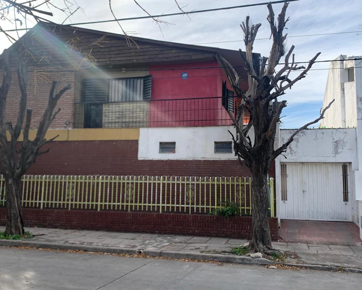 Venta de Casa Mas Dpto en Barrio Juan Xxiii! Excelente Ubicacion Apta a Banco 3