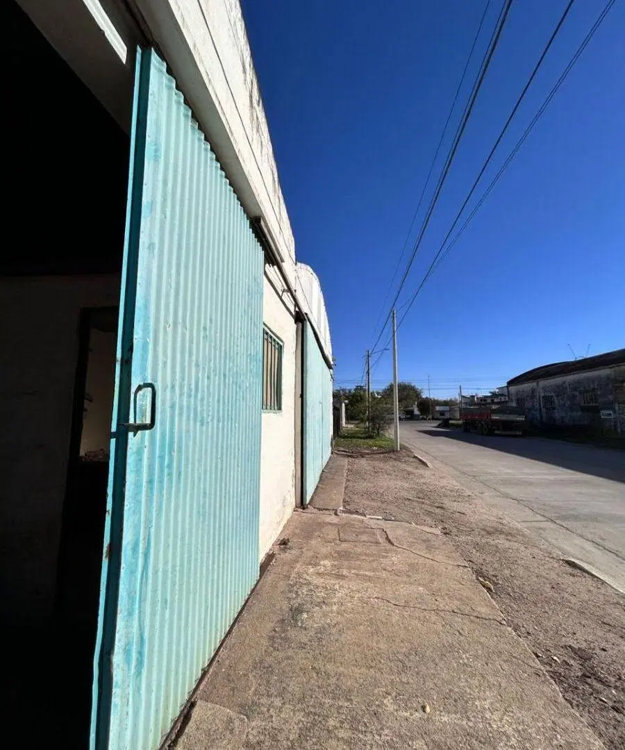 VENTA GALPONES EN LAGUNA LARGA 1
