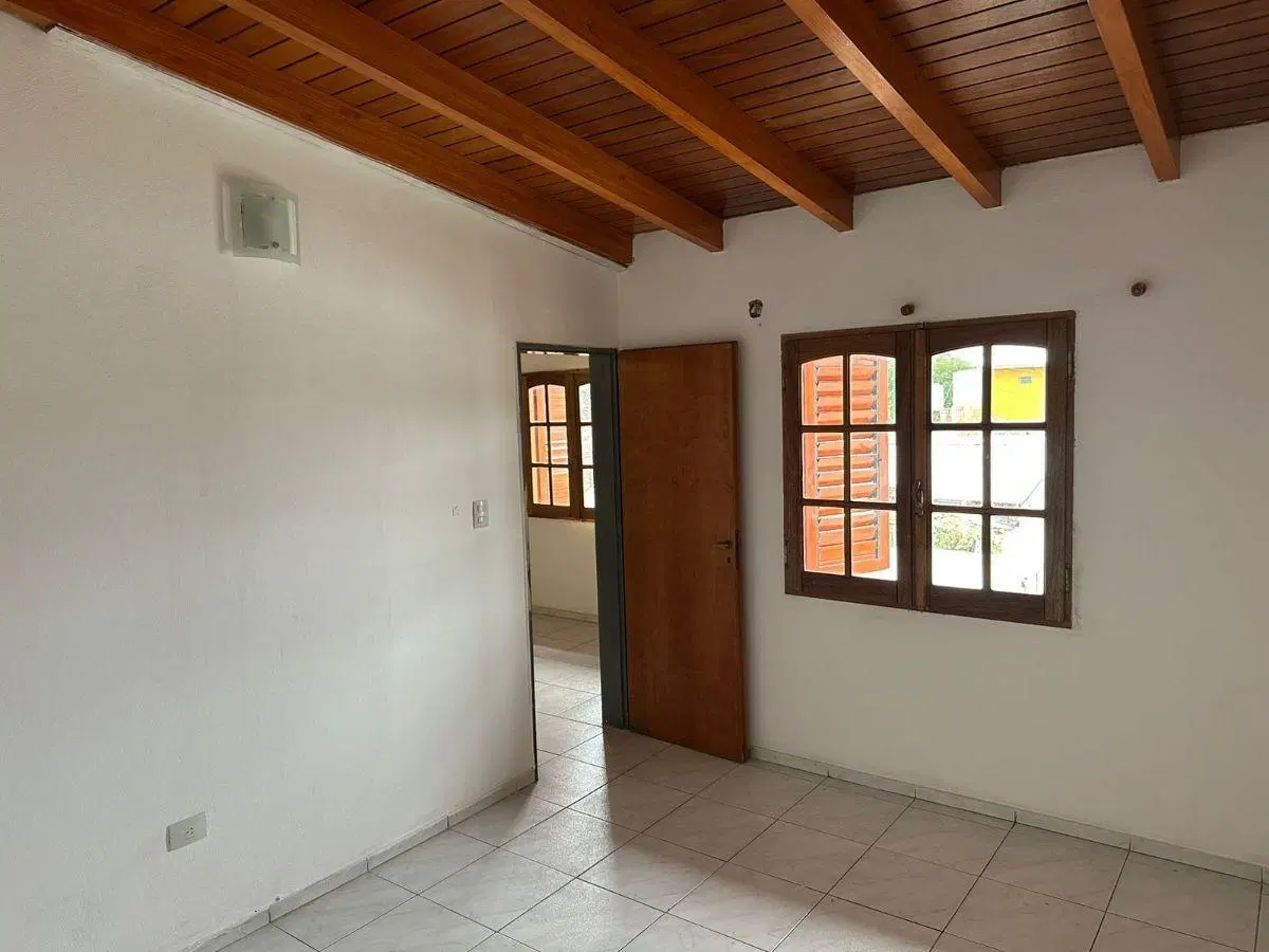 SE ALQUILA CASA DE 4 DORMITORIOS EN ESTACION FLORES! 5