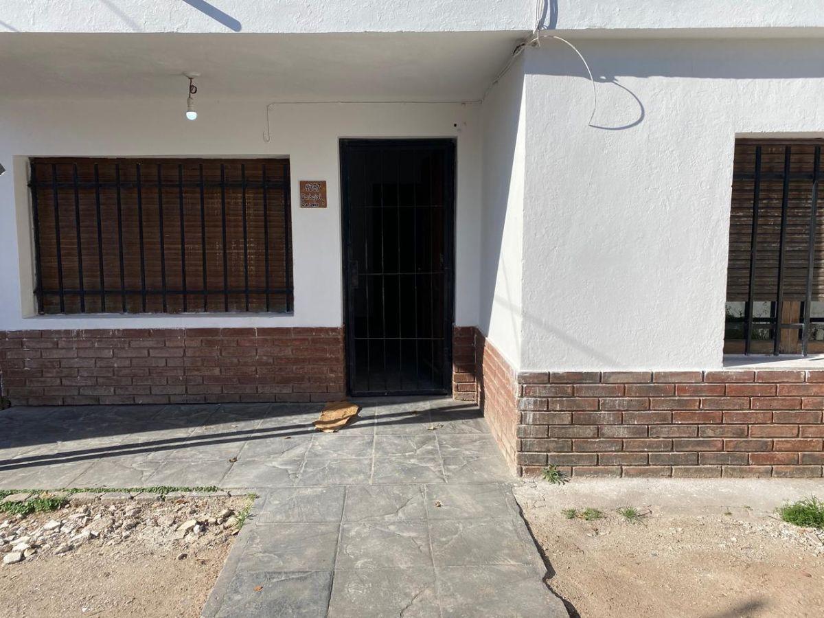 VENTA OPORTUNIDAD 2 CASAS B° JOSE IGNACIO DIAZ 2DA SECCION