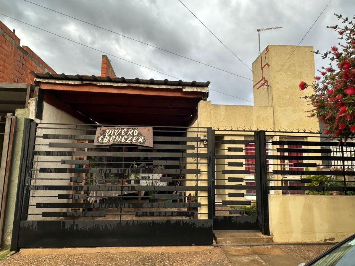 Foto de SE VENDE CASA DE TRES DORMITORIOS EN CARRARA NORTE!, imagen 3