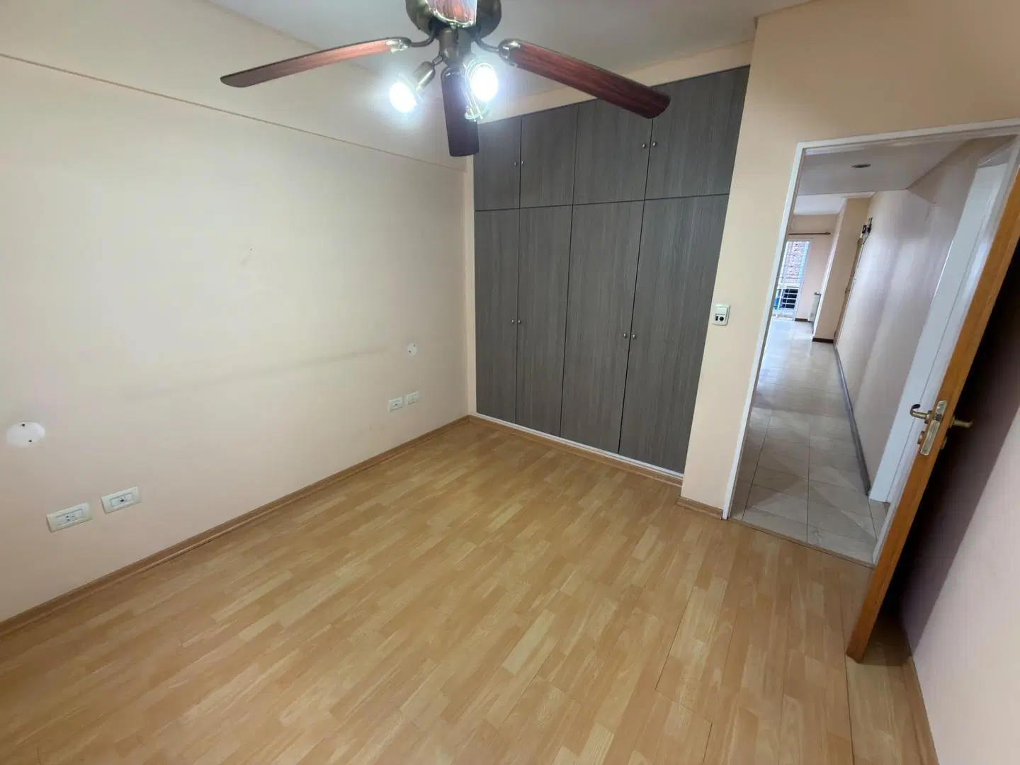 Venta Departamento de 3 ambientes en Wilde centro 5