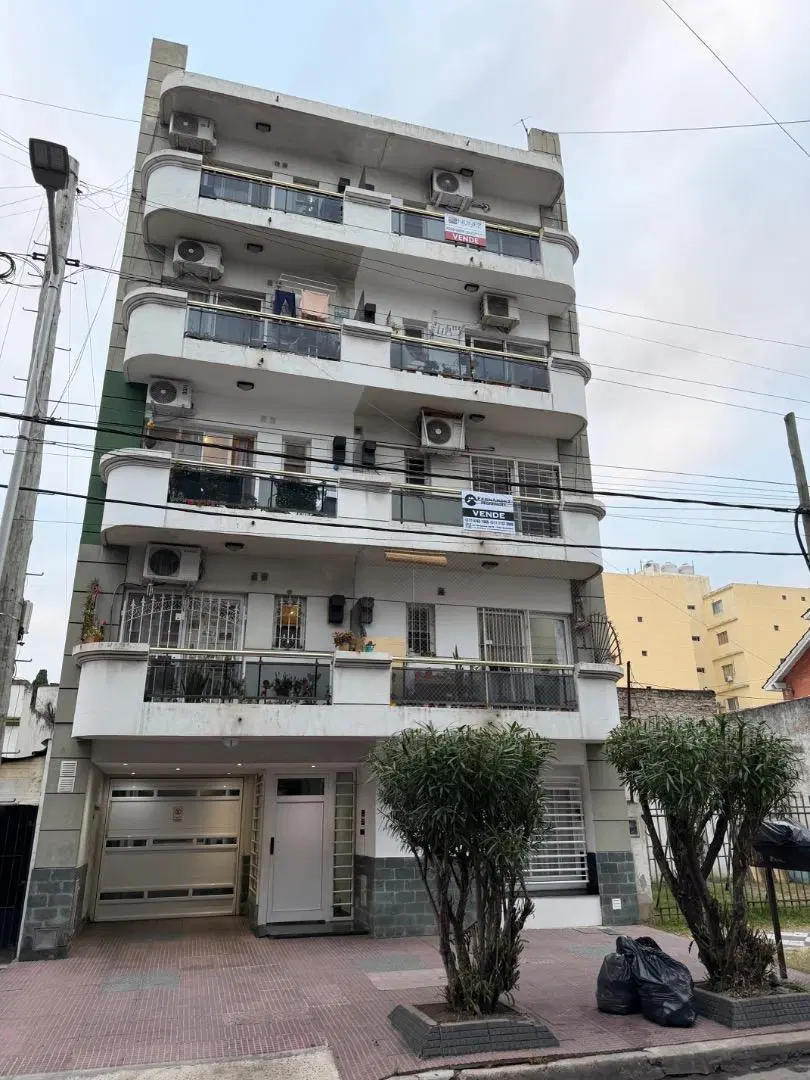 Venta Departamento de 3 ambientes en Wilde centro 4