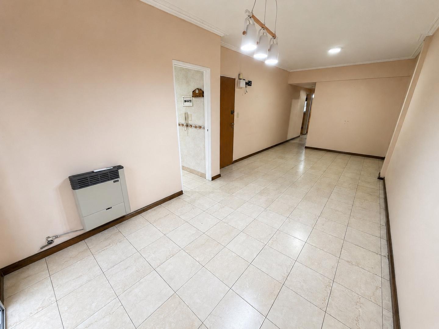 Venta Departamento de 3 ambientes en Wilde centro