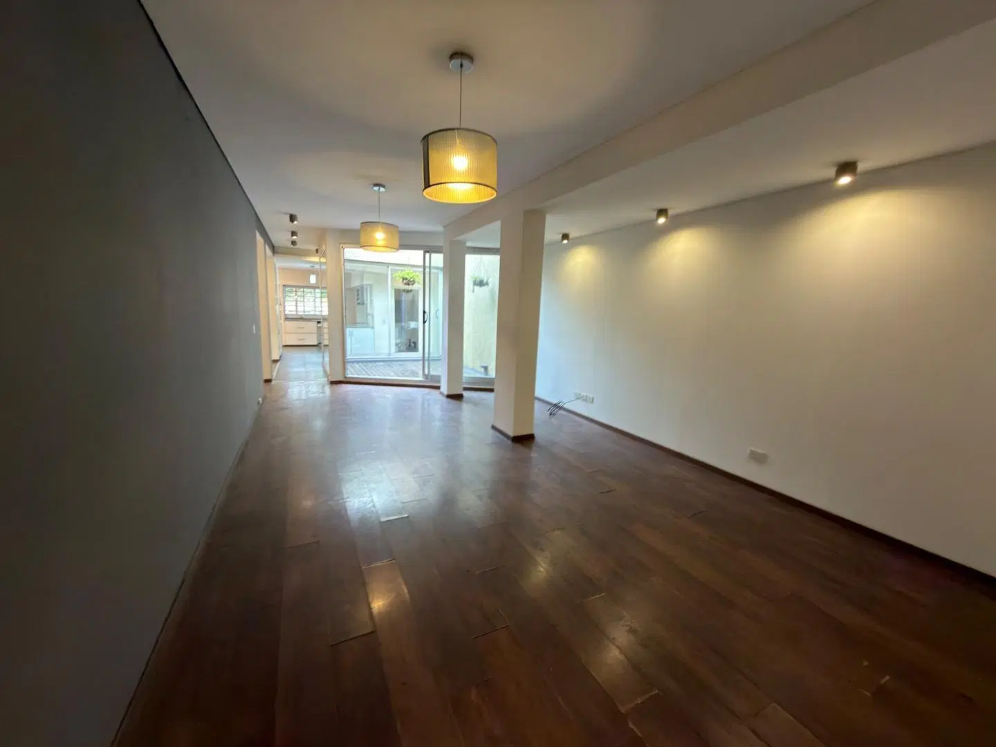 Venta casa de 3 ambientes con patio y pileta. Villa Dominico 3