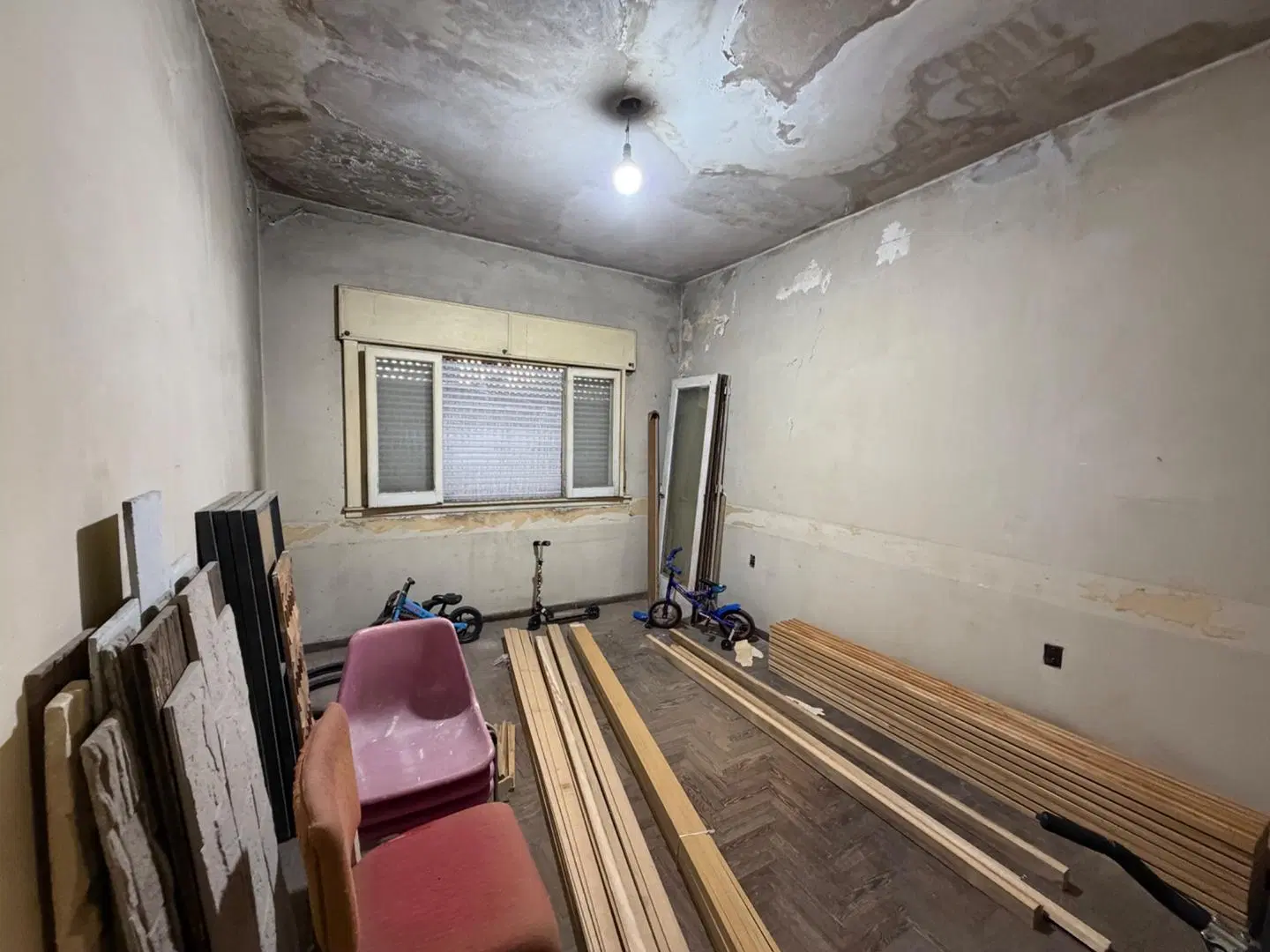 Casa de 2 ambientes con terraza a reciclar en Villa Dominico 2