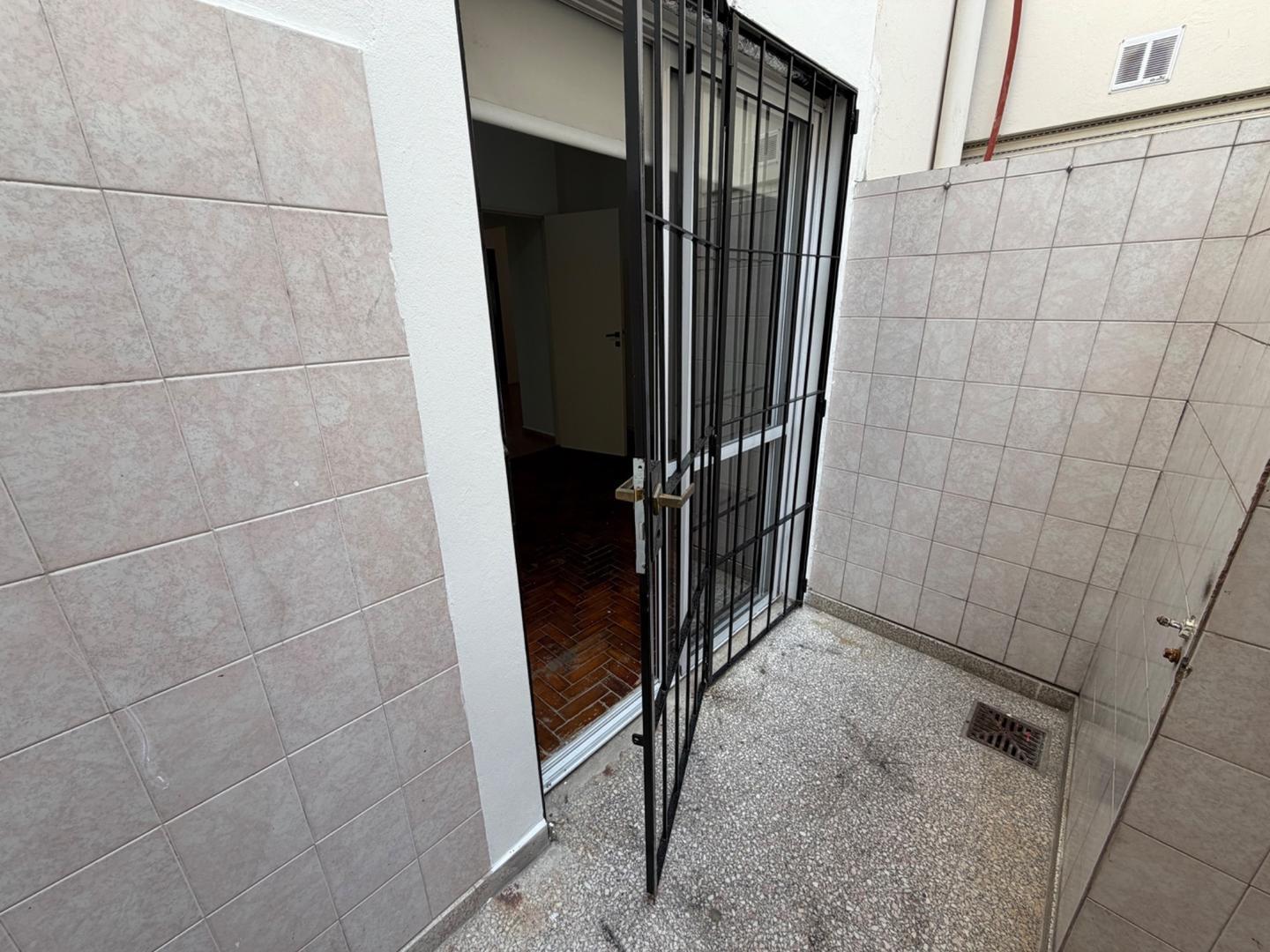 Foto de Alquiler PH de 3 ambientes con patio en Wilde, imagen 5