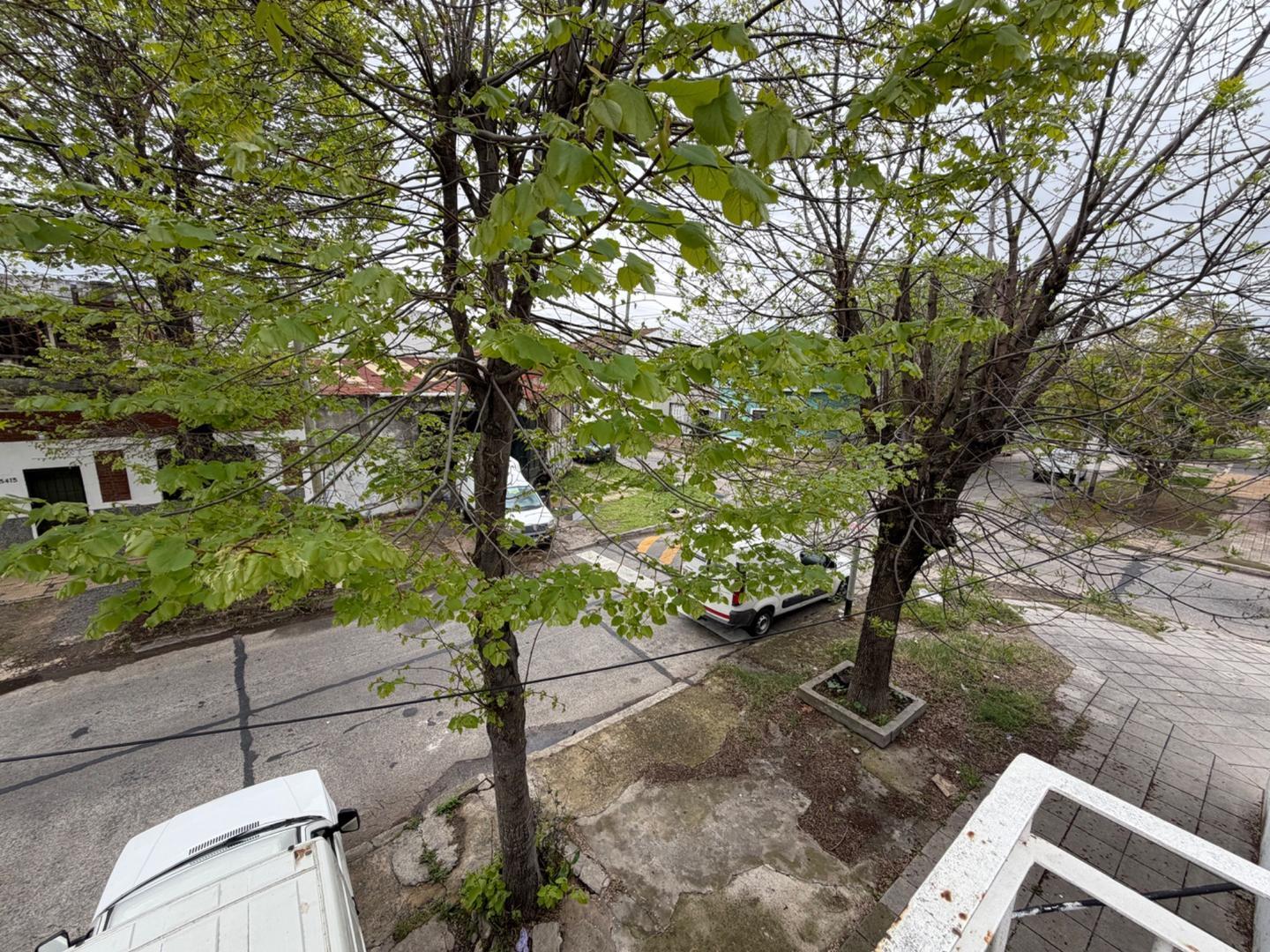 Foto de Venta Casa de 3 ambientes con cochera y terraza en Sarandi, imagen 5
