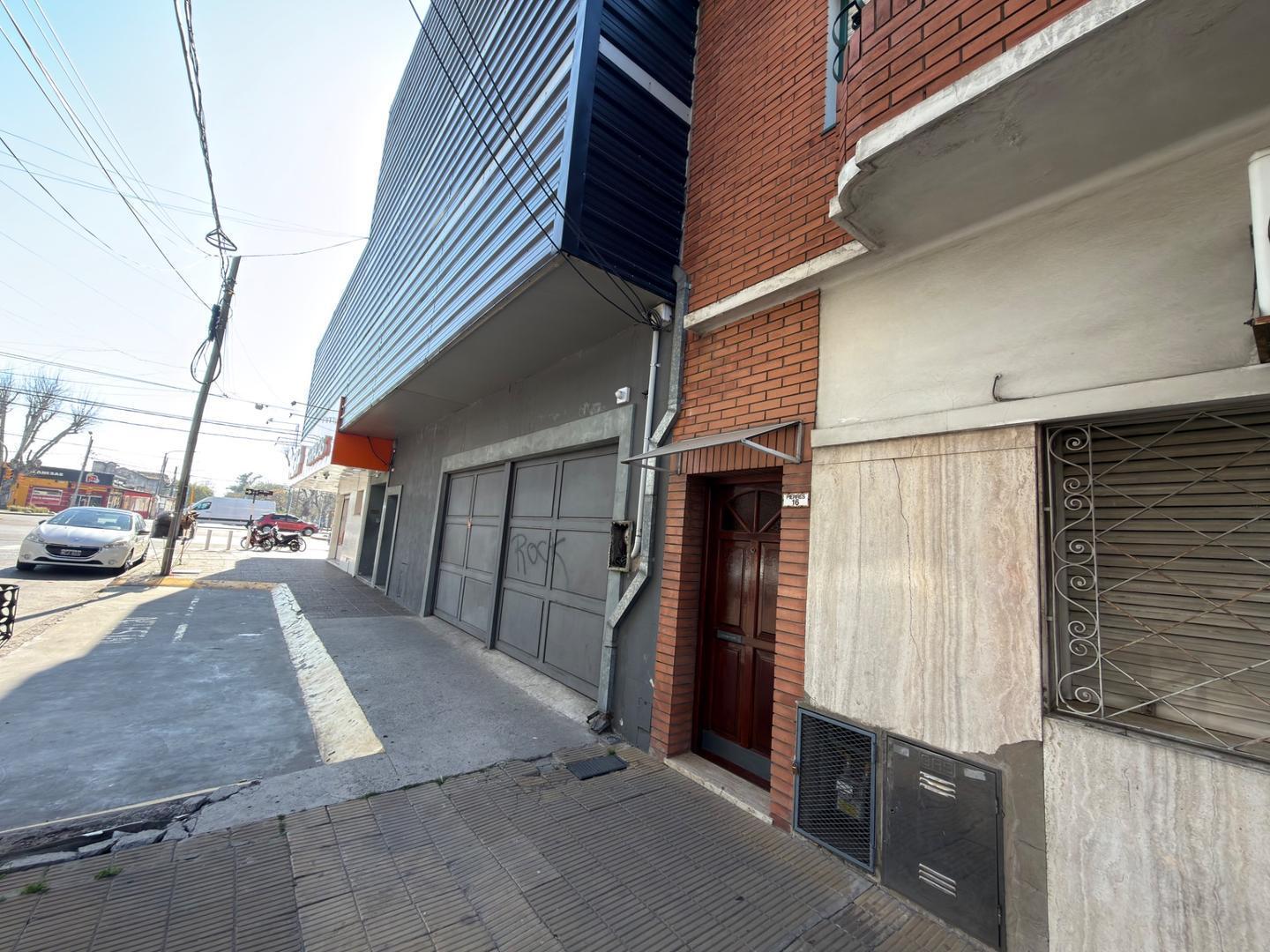 Foto de Venta PH de 3 ambientes con terraza en Villa Dominico, imagen 1