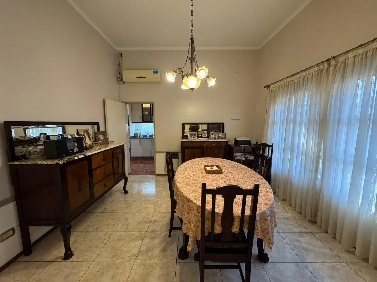 Importante casa de 4 dormitorios en Ciudad | Vivienda, oficinas o consultorios 3
