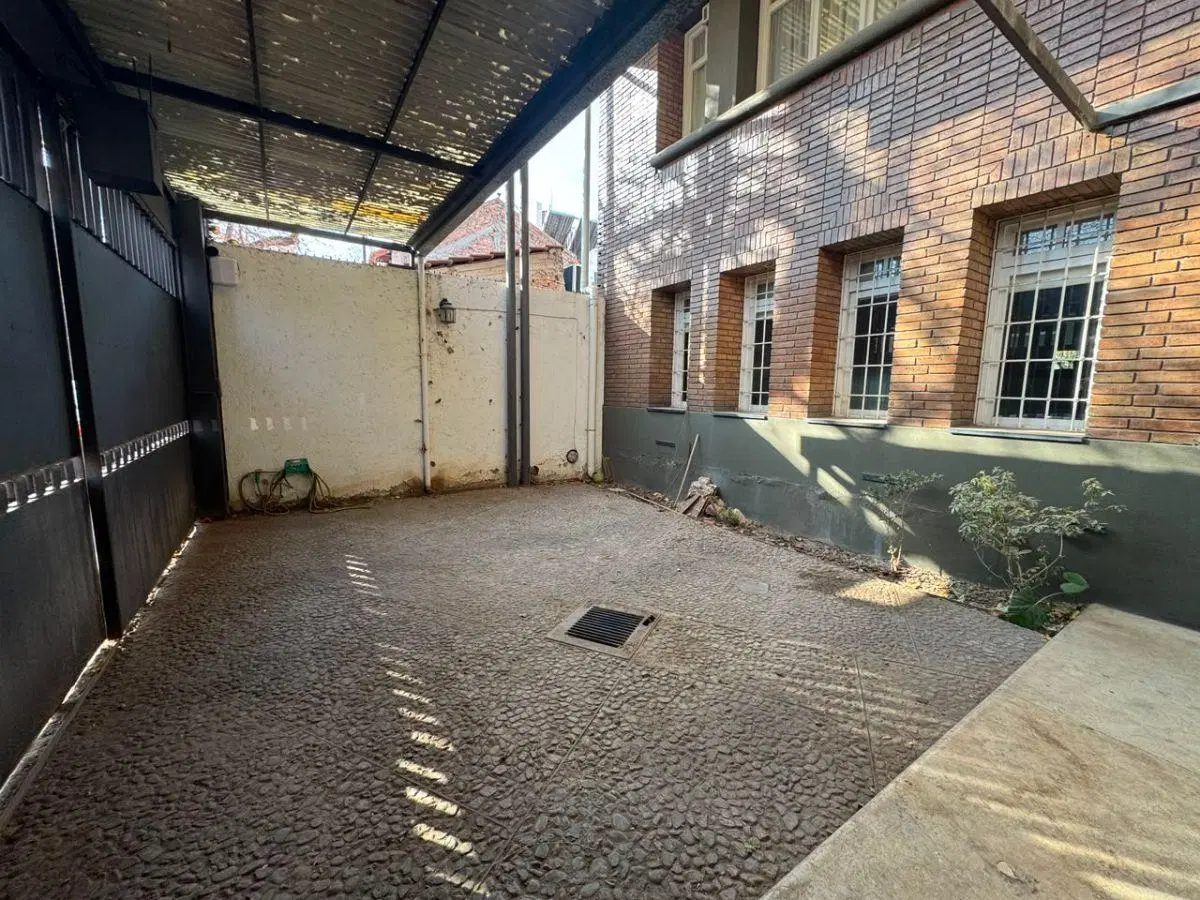 Quinta Sección | Casa de 260 m² con jardín, piscina y espacio profesional independiente 3