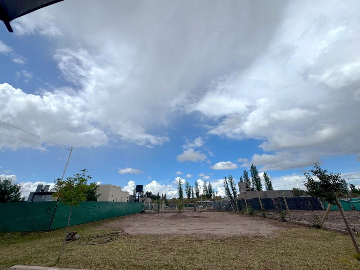 Foto de LOTE 300 M² EN AMPROS V | CIERRE PERIMETRAL COMPLETO Y PROYECTO APROBADO, imagen 3