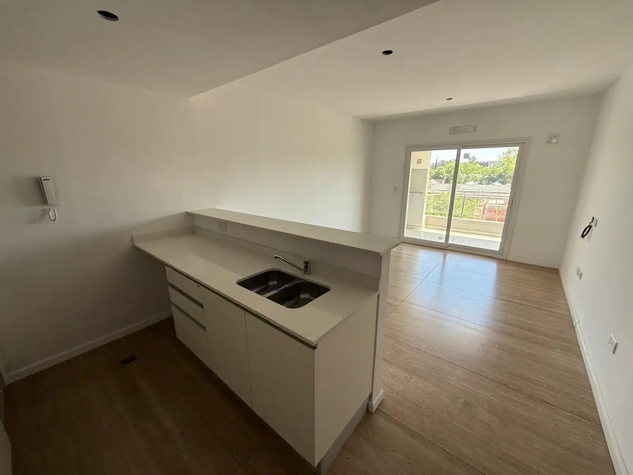 Departamento en Canning Center 5
