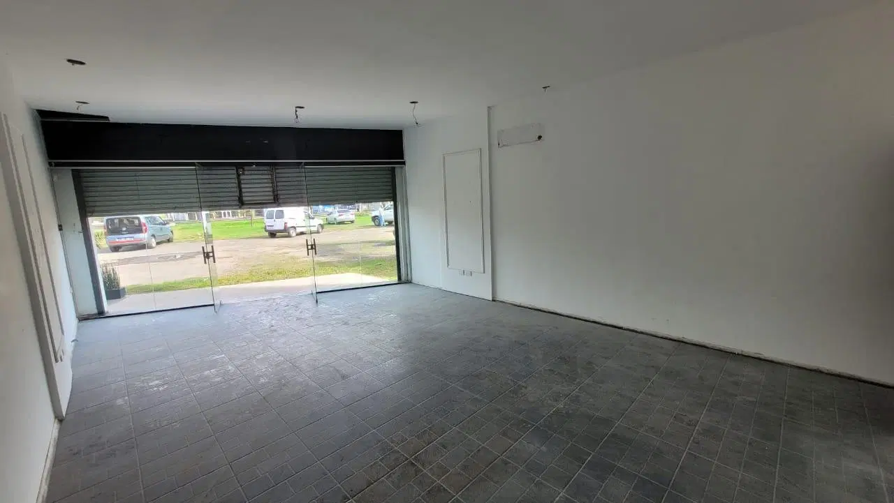 LOCAL COMERCIAL EN ALQUILER 2