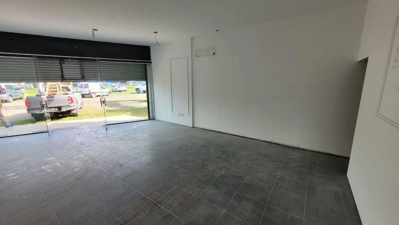 LOCAL COMERCIAL EN ALQUILER 3