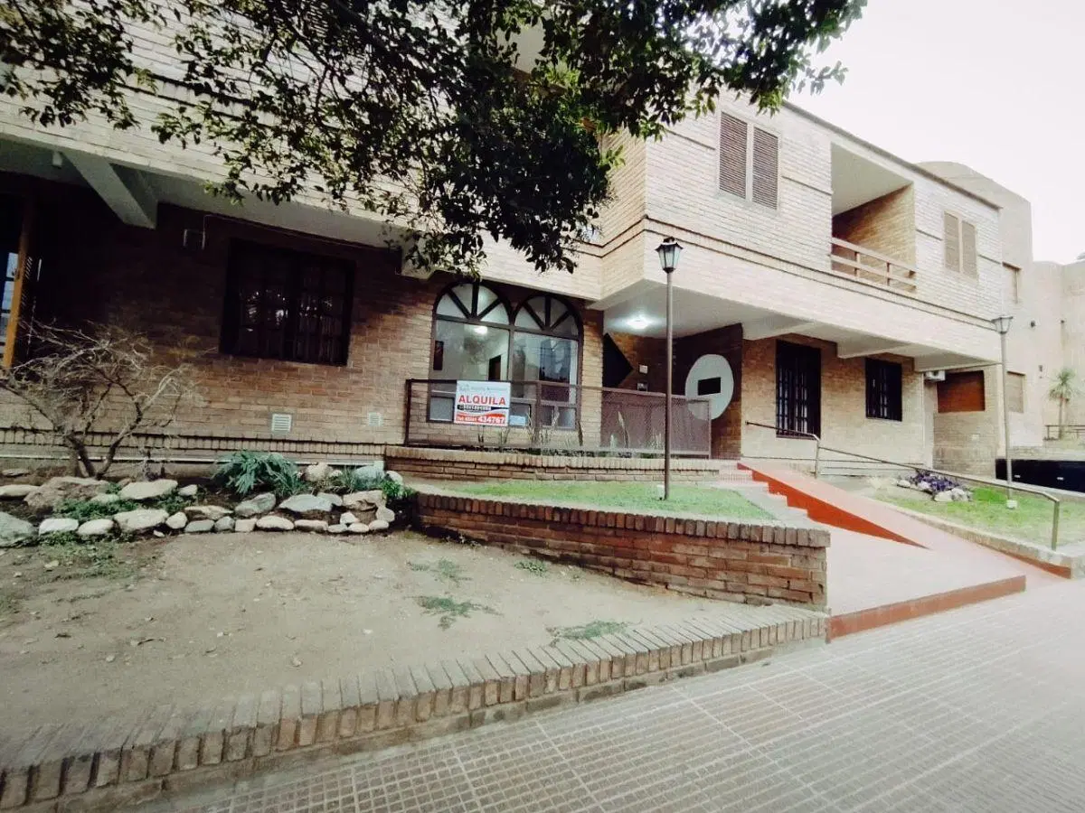 DEPARTAMENTO EN ALQUILER ANUAL - CENTRO 4