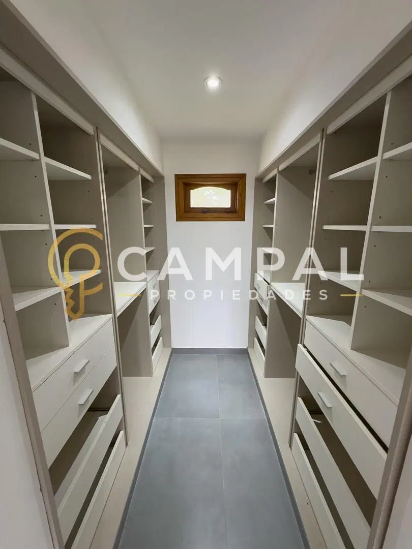 Casa Chalet  en Venta en San Diego, Francisco Álvarez, Moreno 3