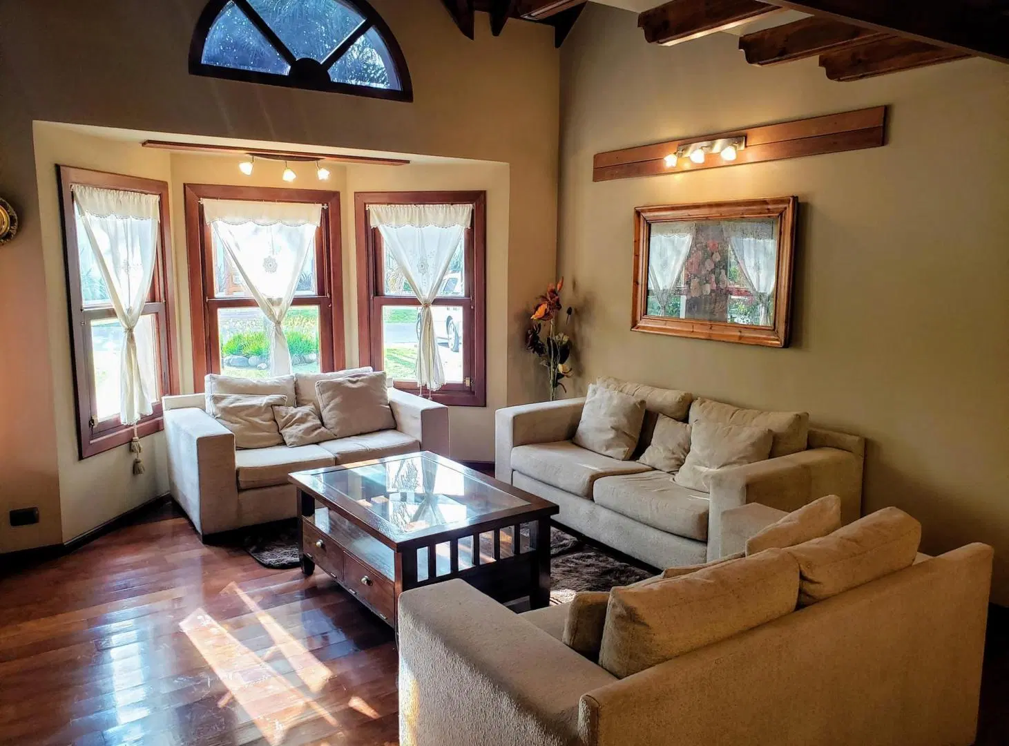 Casa  en Alquiler en Banco Provincia, Francisco Álvarez, Moreno 2