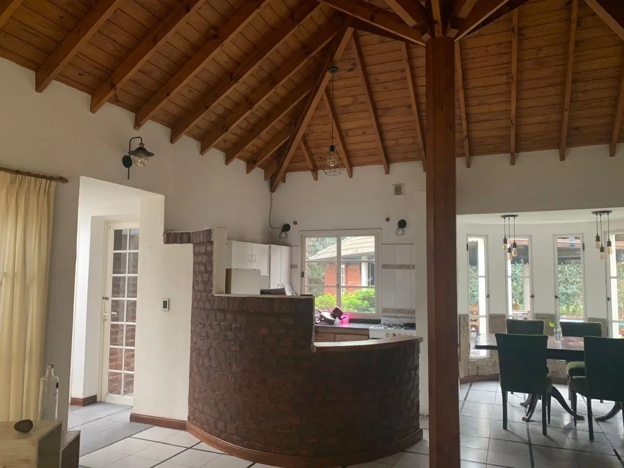 Casa  en Alquiler en Banco Provincia, Francisco Álvarez, Moreno 3