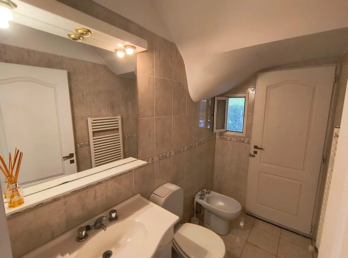 Casa Chalet  en Alquiler en Banco Provincia, Francisco Álvarez, Moreno 3