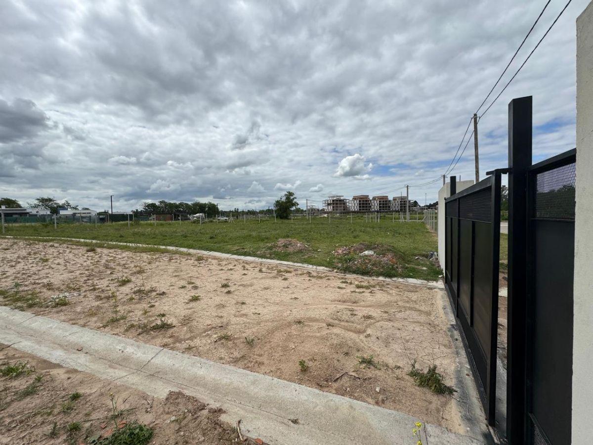 Foto de Lote en Barrio con Porton, imagen 2