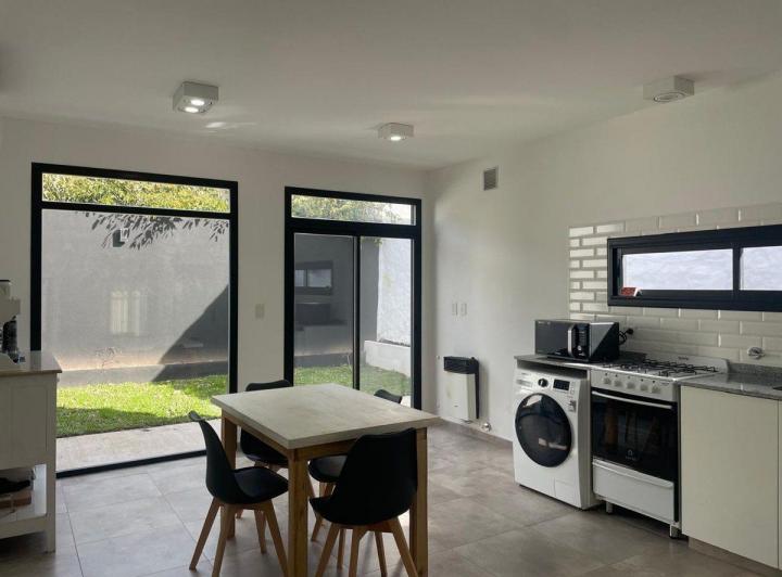 IMPECABLE CASA EN VENTA EN CAPILLA DEL SEÑOR 1