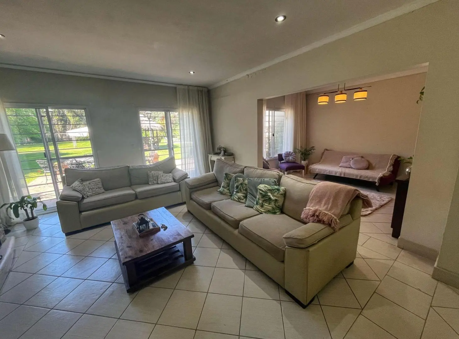 Casaquinta en venta en Fátima. 3