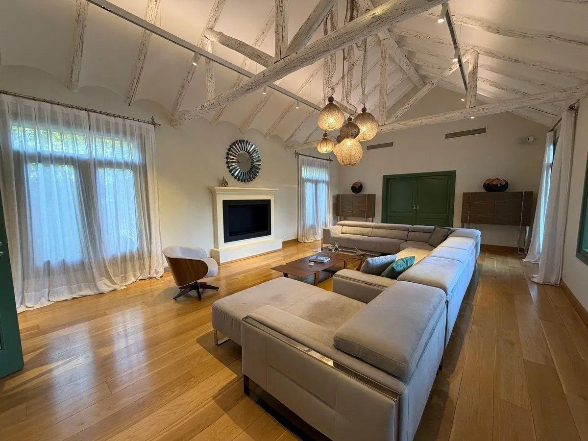 VENTA CASA 9 AMBIENTES LOS LAGARTOS PILAR 5