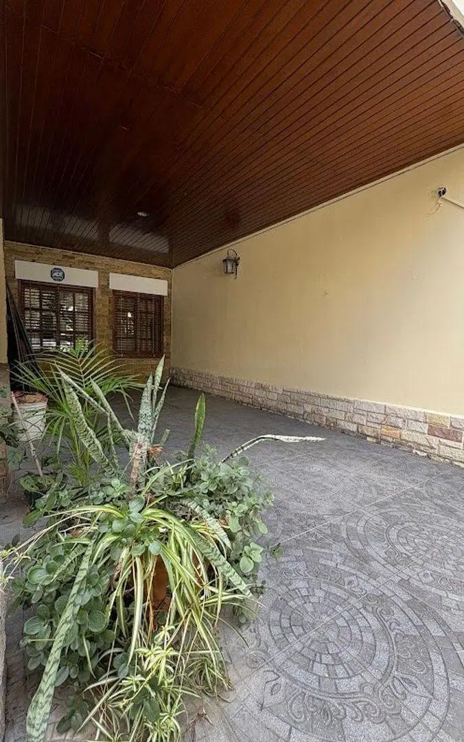 CASA CON PILETA Y LOCAL COMERCIAL EN DON TORCUATO 4