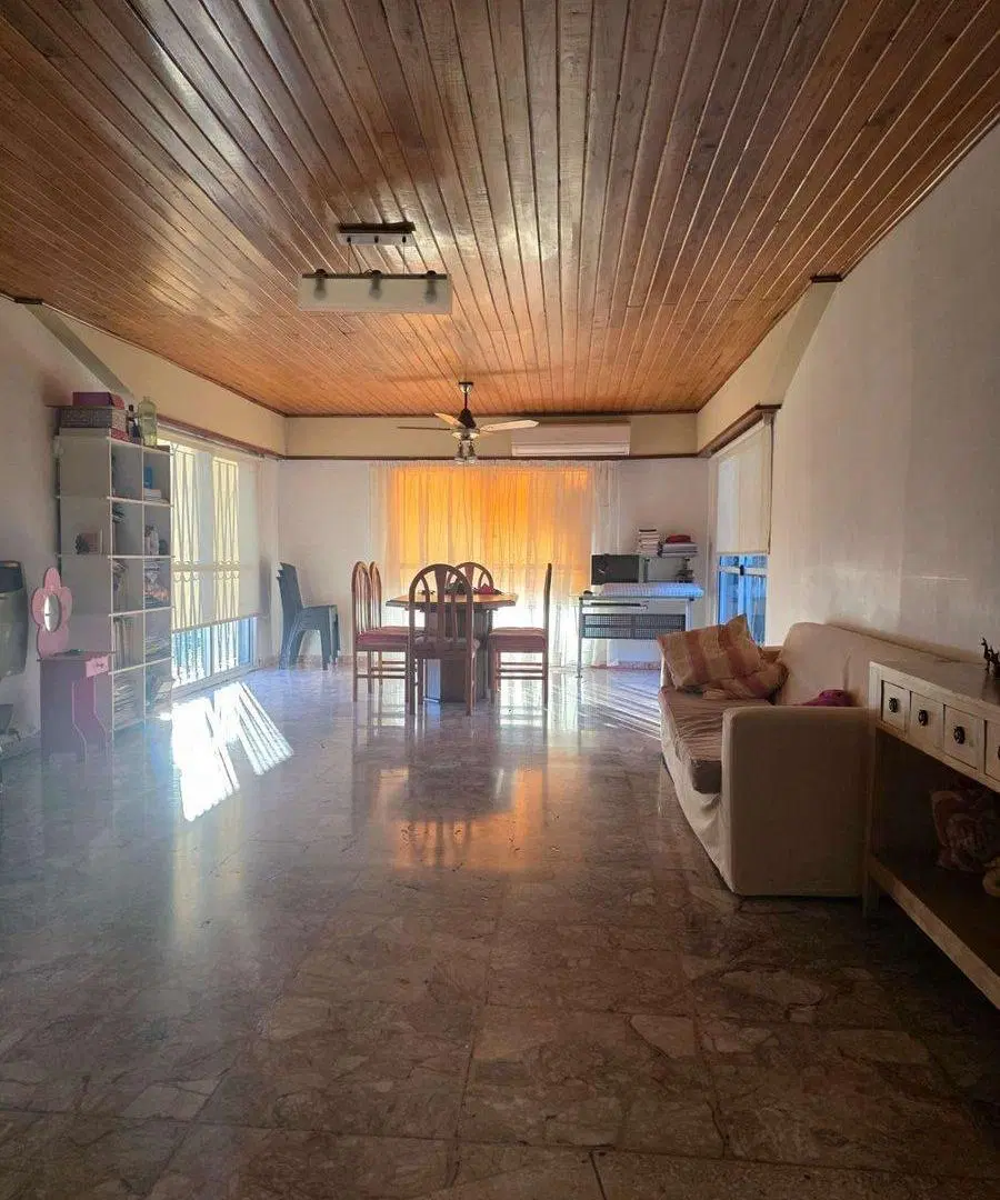 VENTA CASA CON QUINCHO Y PILETA JOSE C PAZ 4