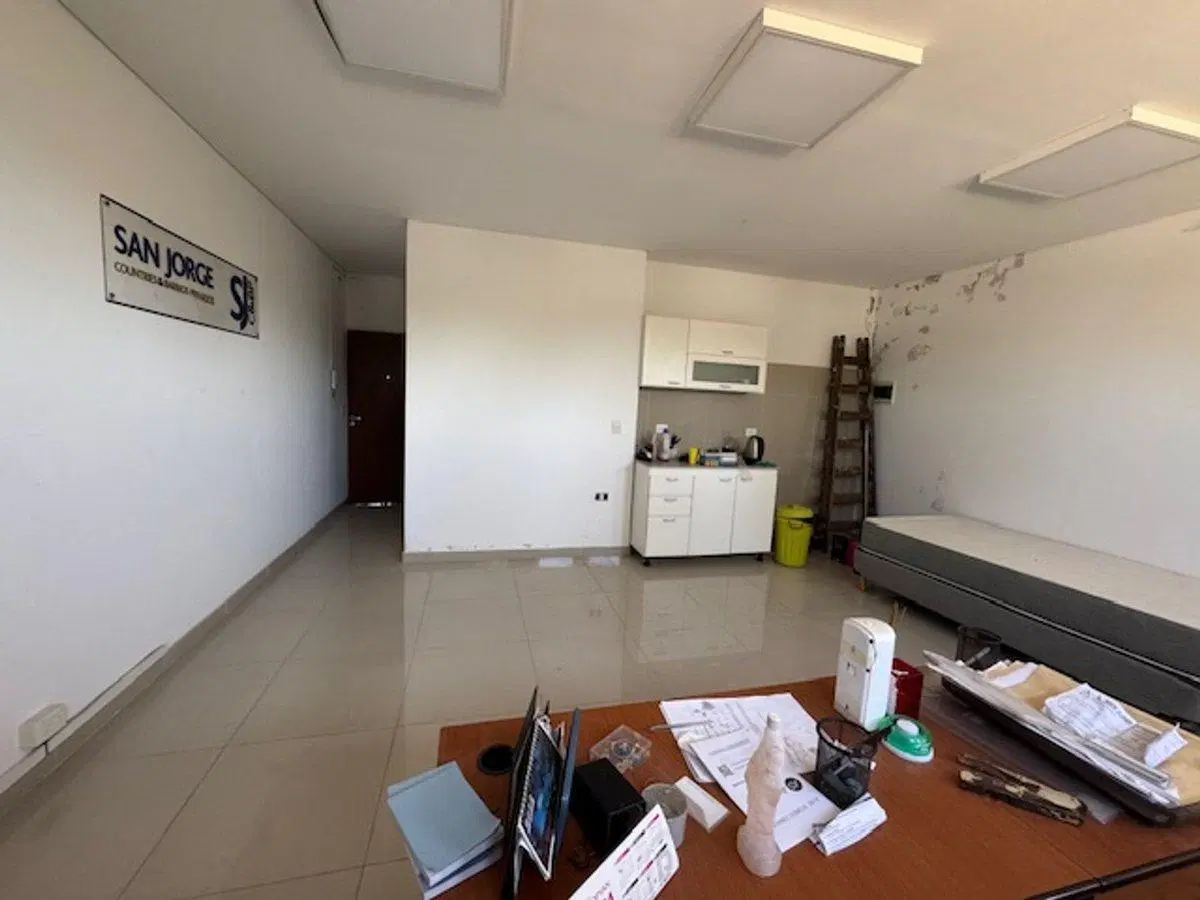 ALQUILER OFICINA 40 MTS2 PILAR VILLA MORRA 5