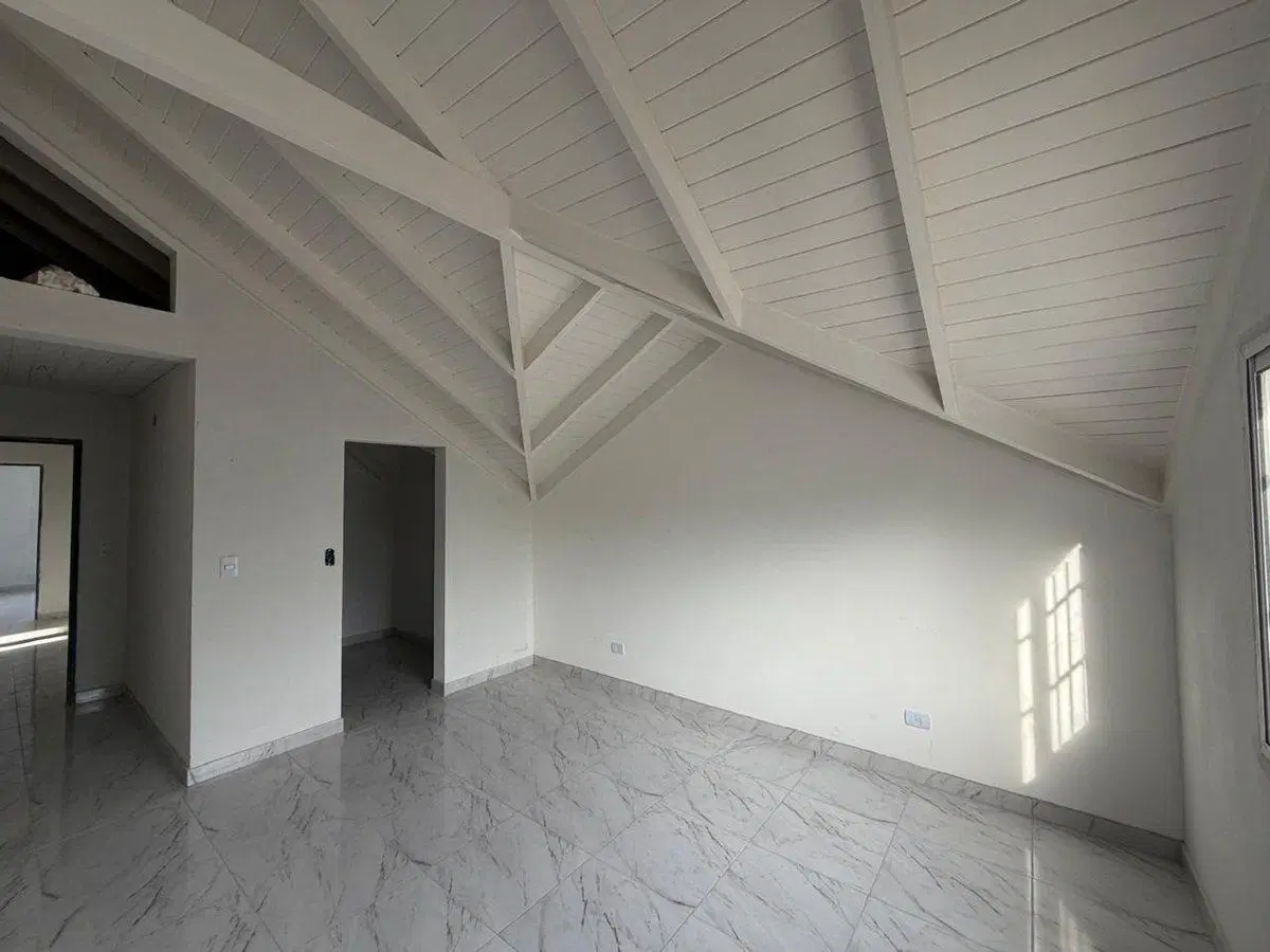 VENTA CASA 6 AMBIENTES EN LA LONJA PILAR 5