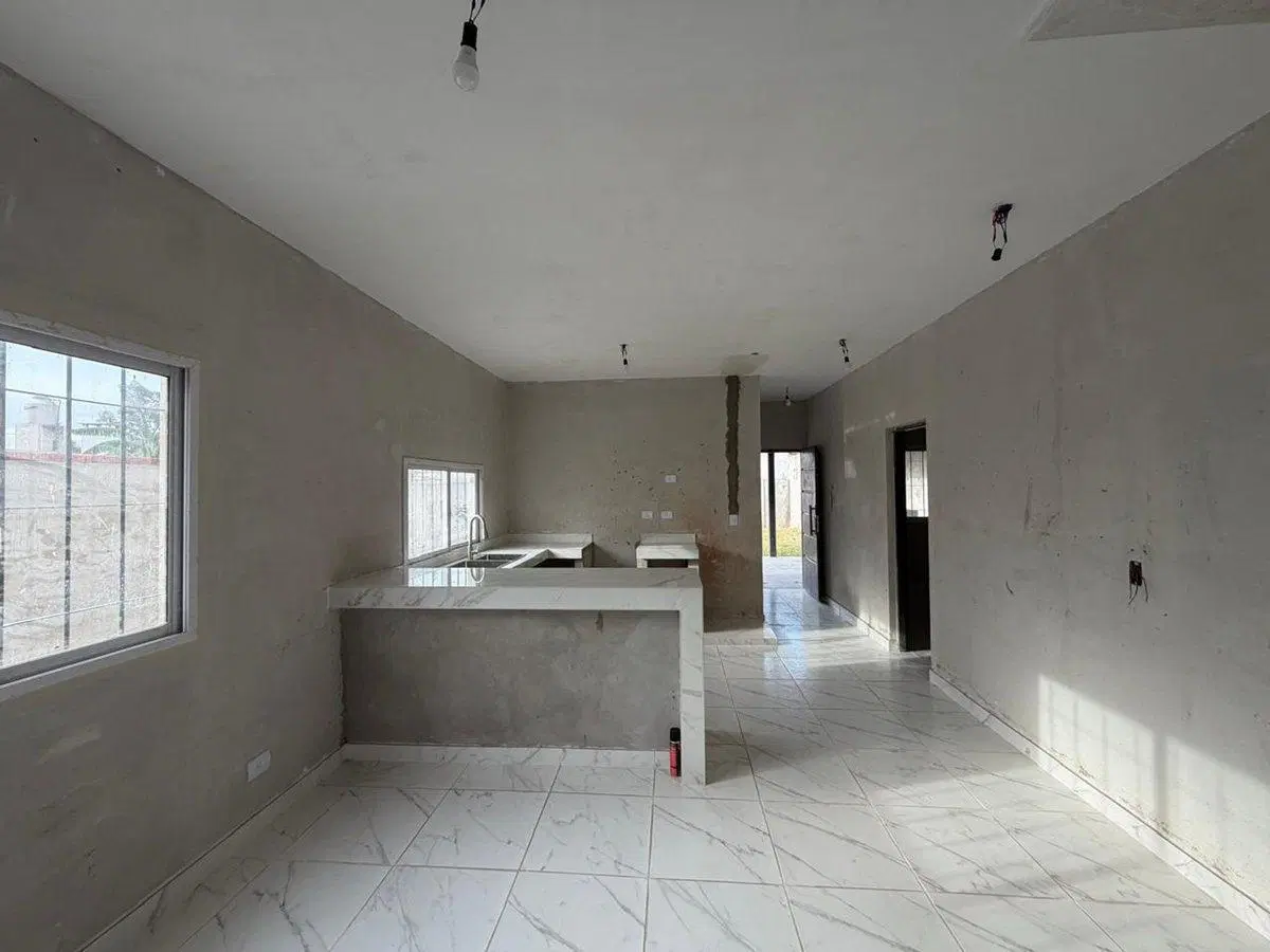 VENTA CASA 6 AMBIENTES EN LA LONJA PILAR 5