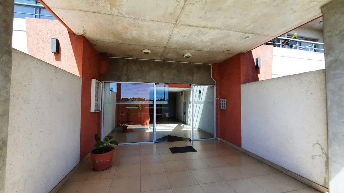 VENTA DEPARTAMENTO 2 AMBIENTES PILAR COCHERA 4