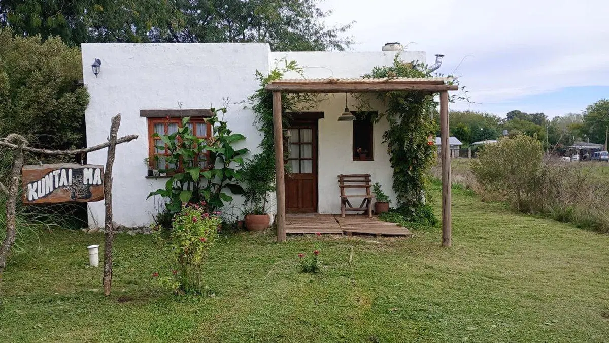 VENTA CASA 3 AMB EN BARRIO LOS CARDOS 5