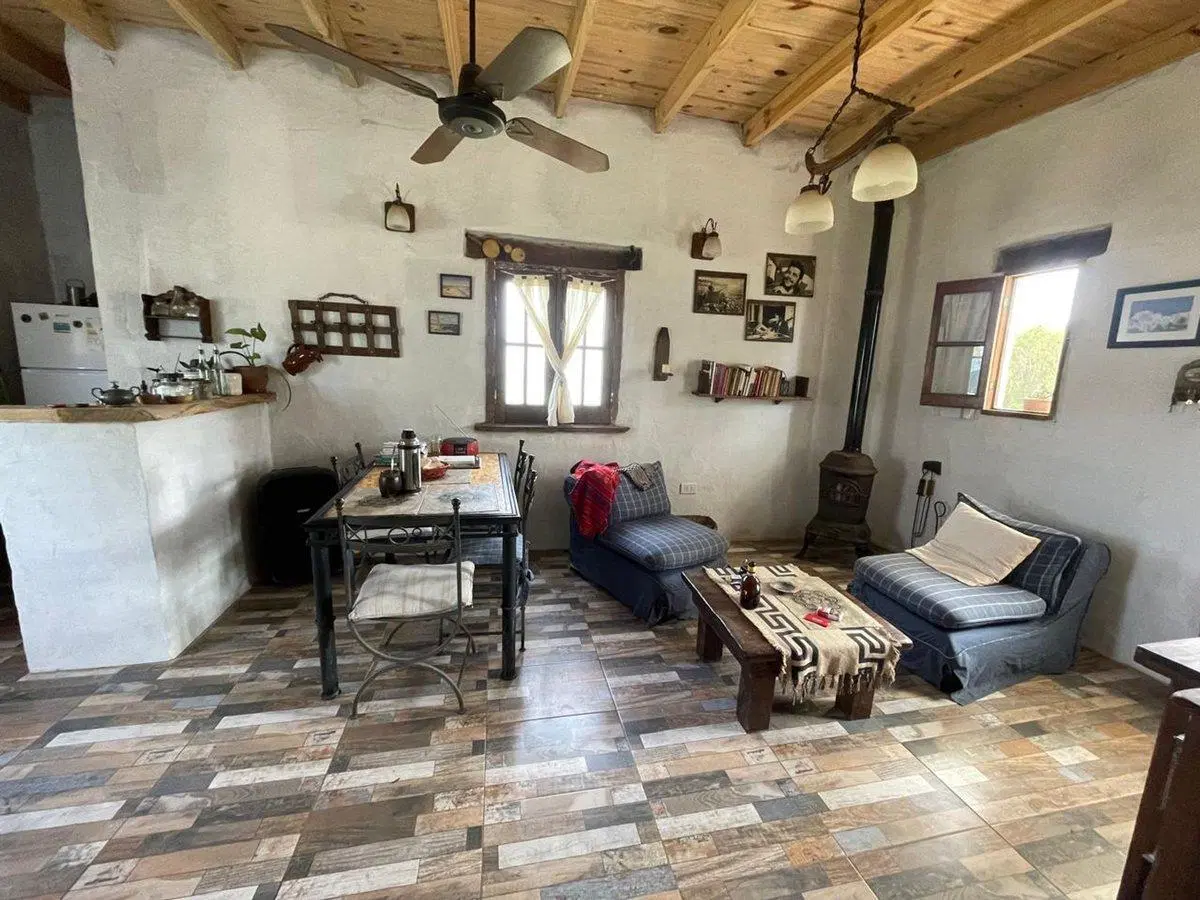 VENTA CASA 3 AMB EN BARRIO LOS CARDOS 2