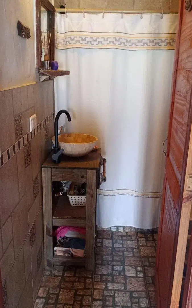 VENTA CASA 3 AMB EN BARRIO LOS CARDOS 4