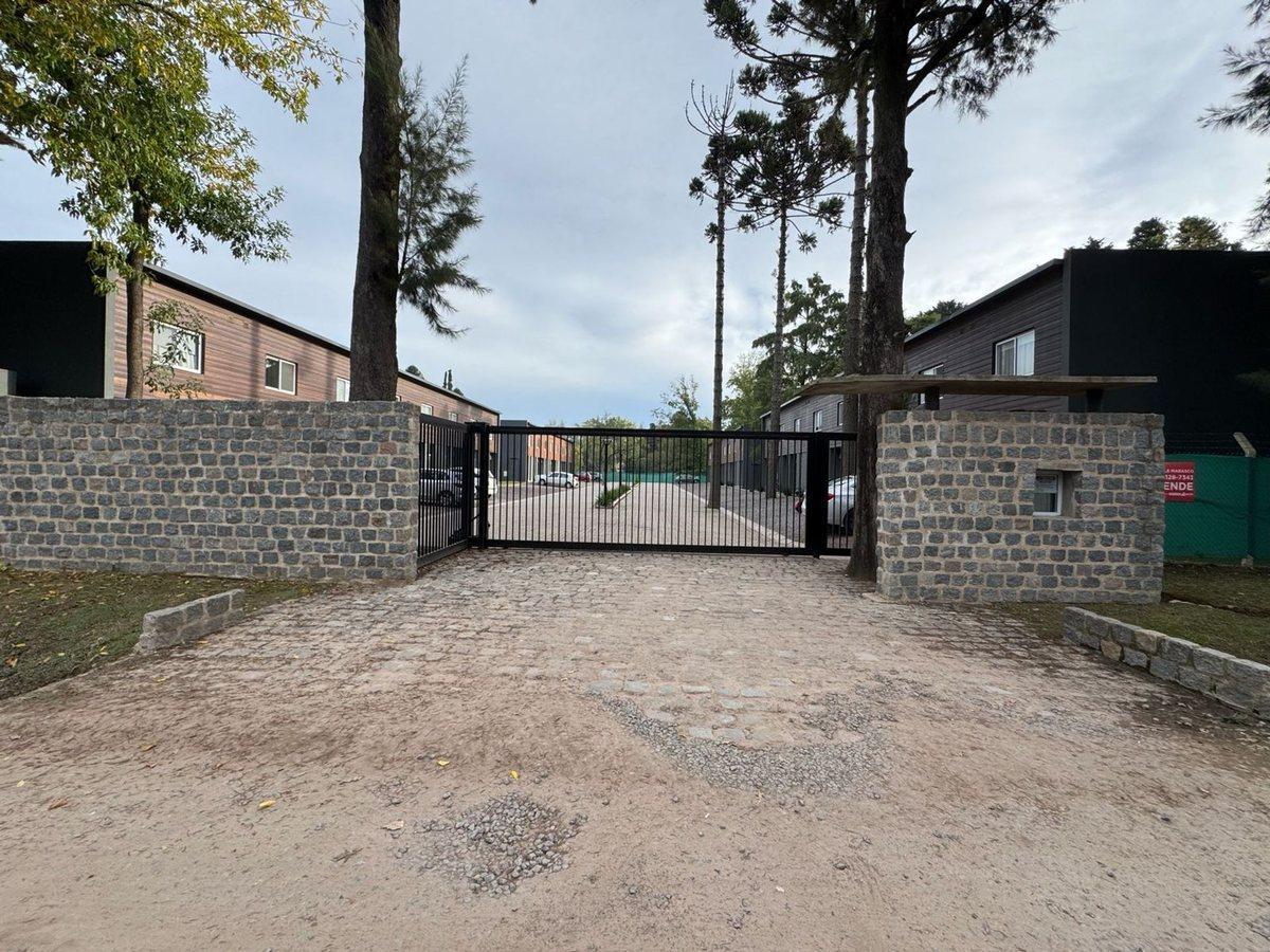VENTA DUPLEZ 3 AMBIENTES CON JARDIN EN PILAR