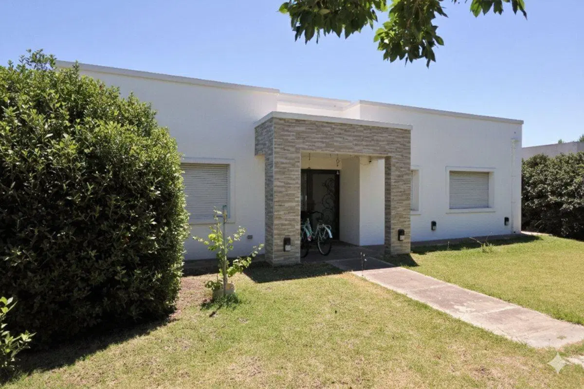VENTA CASA 5 AMB SANTA GUADALUPE PILAR DEL ESTE 5
