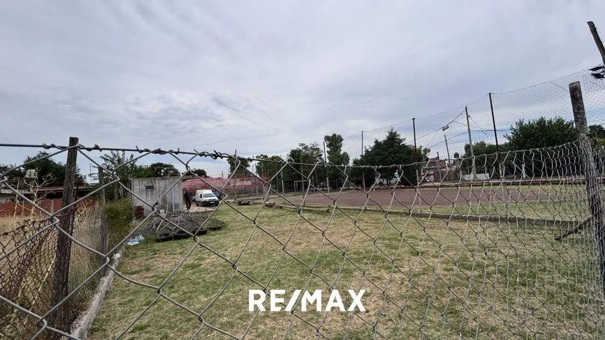 VENTA CASA CON DOS LOTES  DERQUI PILAR 2