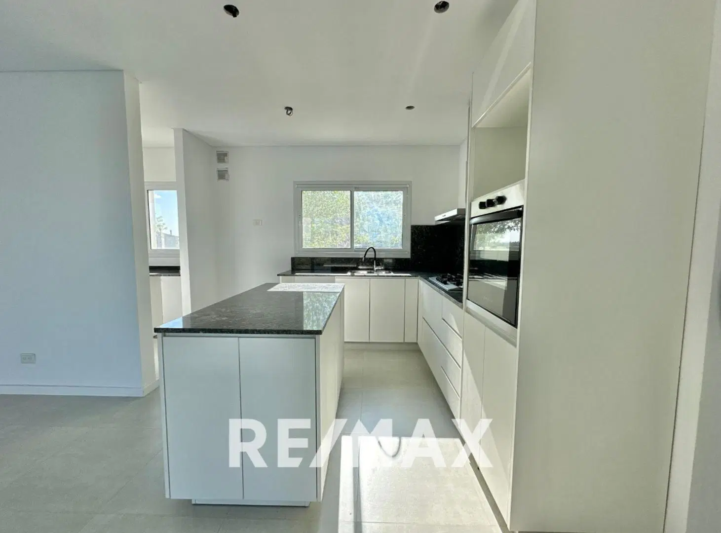 VENTA CASA 5AMB. A ESTRENAR EL CANTON GOLF FINANC 3