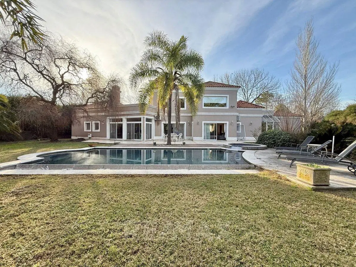 VENTA CASA 5 AMB  CON PILETA COUNTRY LOS CARDALES 4